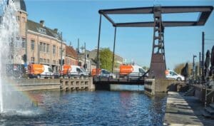 De bestelauto's van de Expert-winkels in Berkel en Rodenrijs, Pijnacker en Gouda doen per dag 130 tot 140 adressen aan.